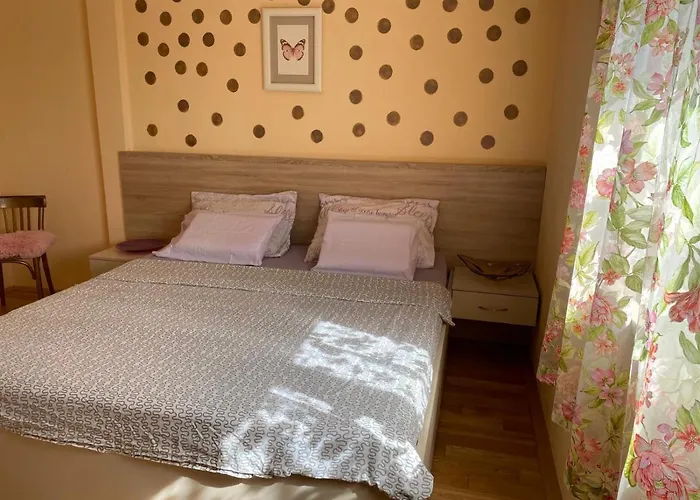 Nautical Sunset - Free Parking