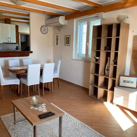 Nautical Sunset - Free Parking *