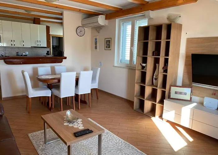 Nautical Sunset - Free Parking *